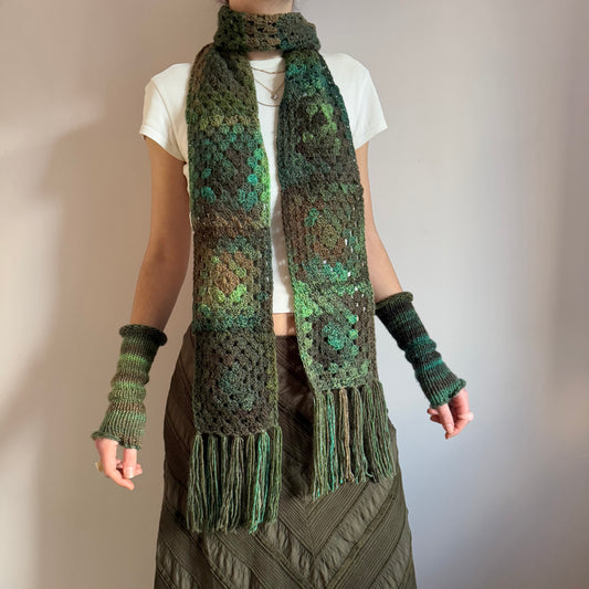 Handmade green ombré tassel crochet scarf