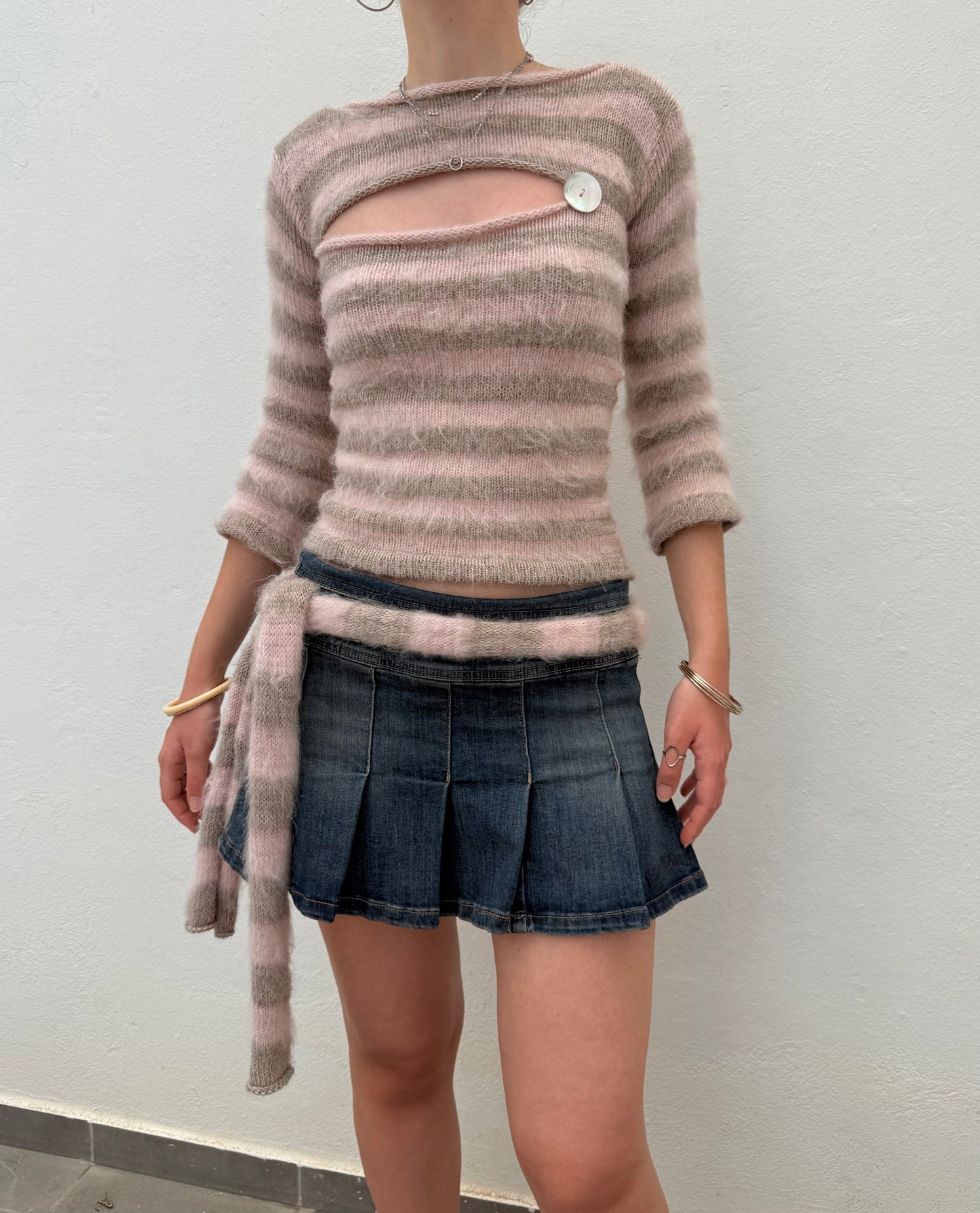 The Petal Stripe Top in dusky pink & beige with 3/4 sleeves and mother of pearl button